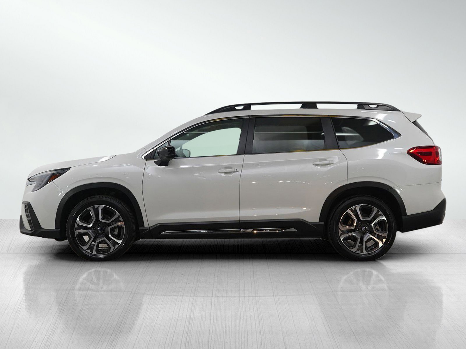 Used 2024 Subaru Ascent Limited with VIN 4S4WMARD7R3415060 for sale in Burnsville, Minnesota