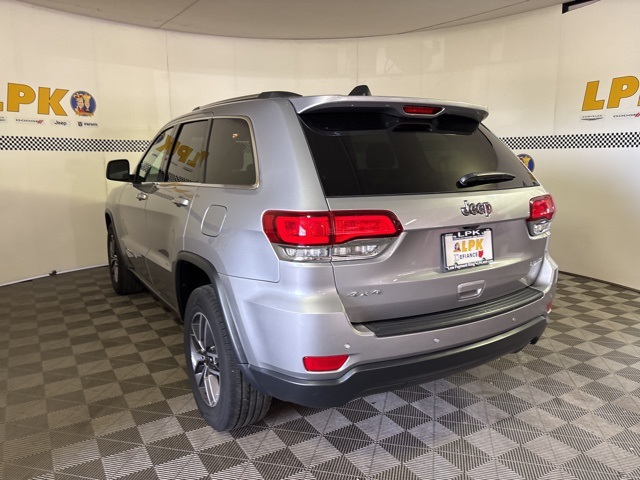 2020 Jeep Grand Cherokee Laredo E photo 3