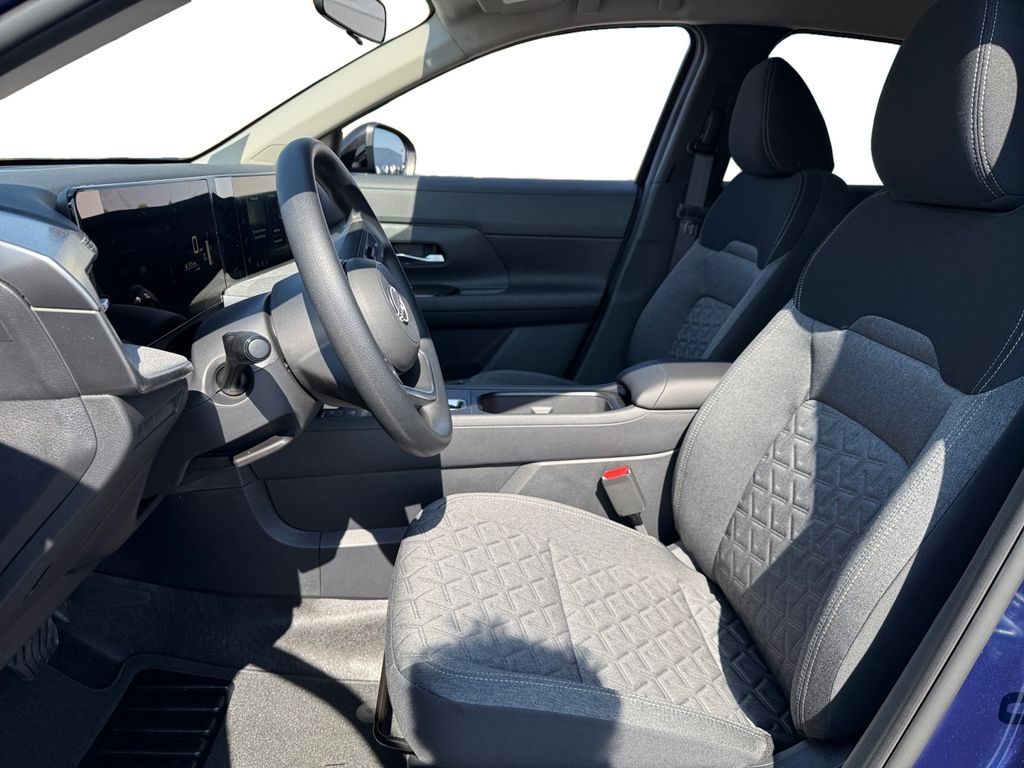 2026 Nissan Kicks SV photo 9