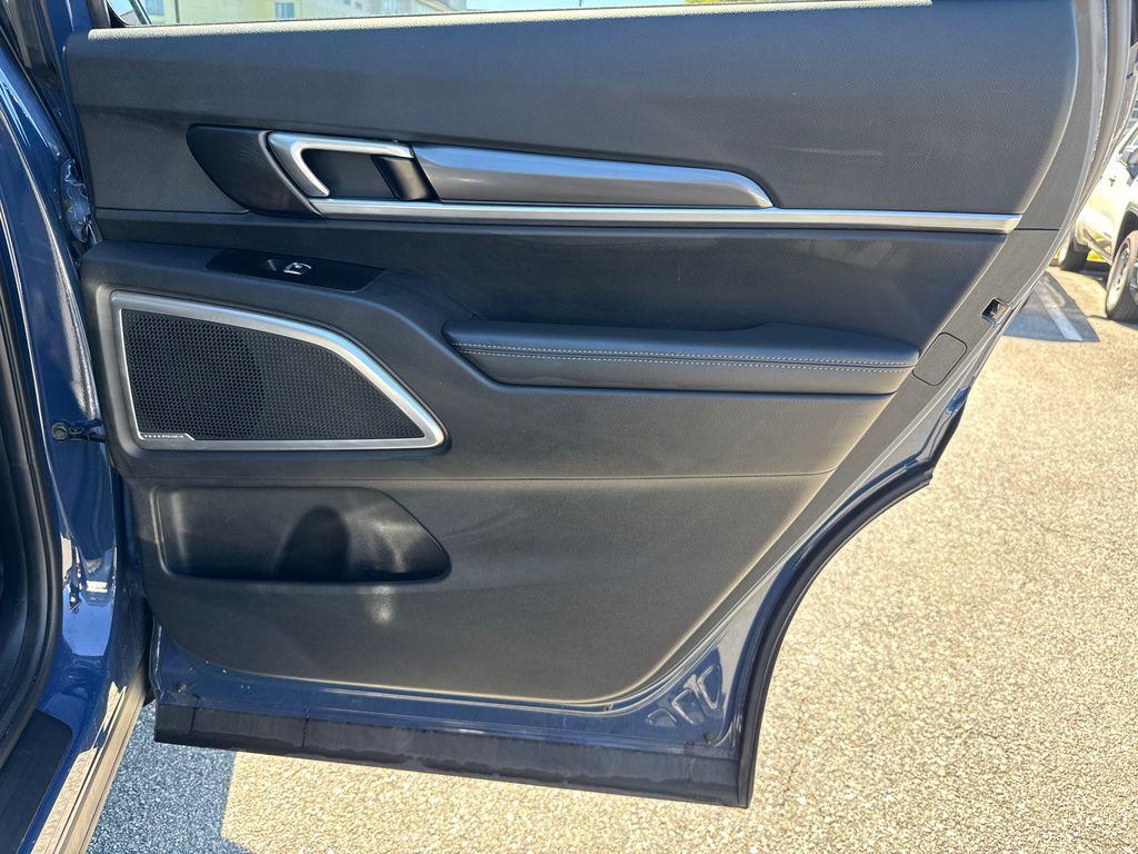 2025 Kia Telluride S photo 16
