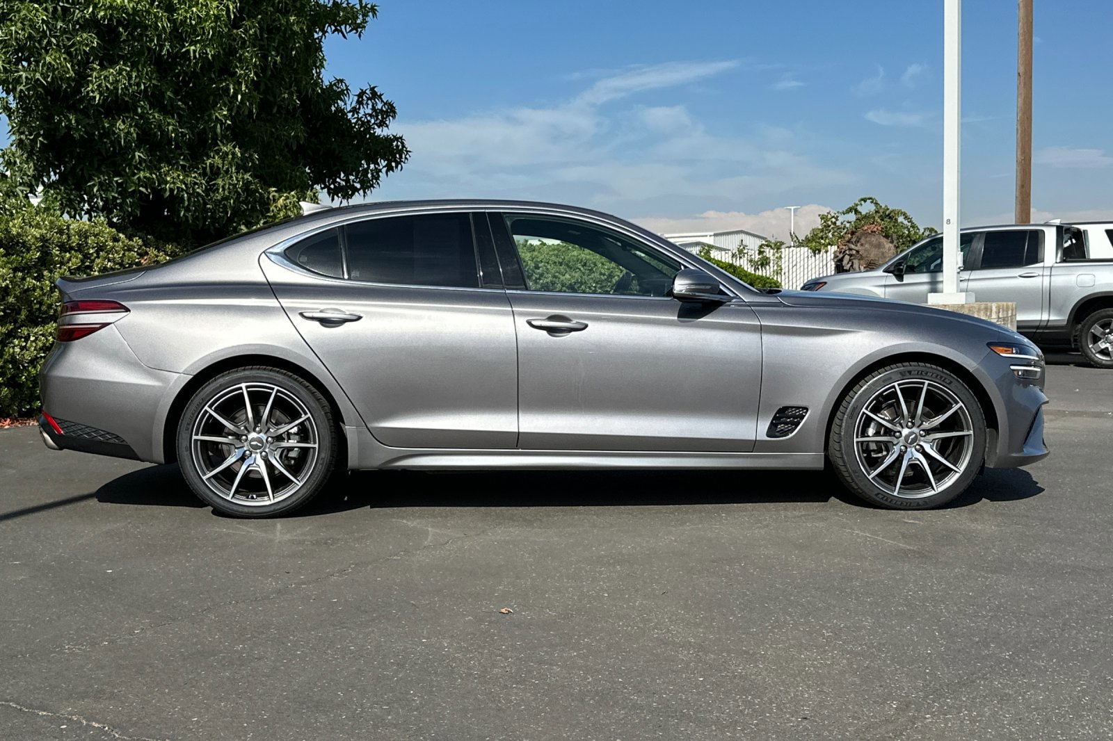 2023 Genesis G70 2.0T photo 2