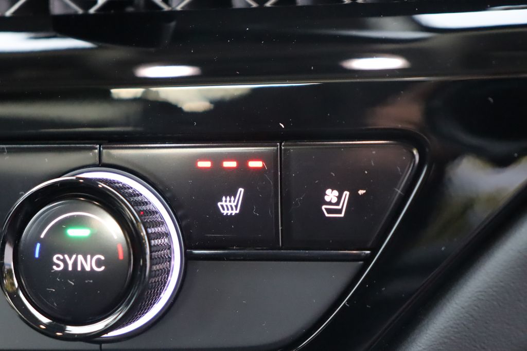 2025 Honda Accord Touring photo 24