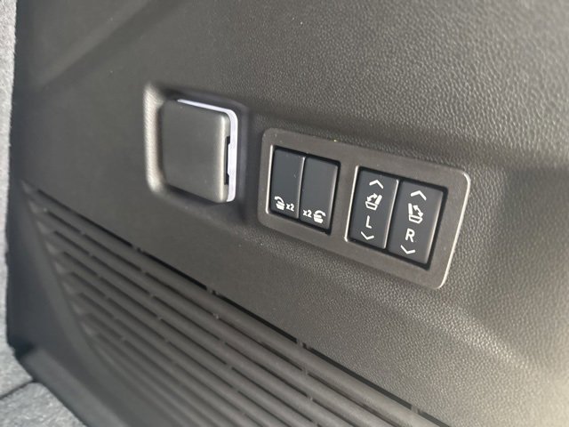 2025 Gmc Yukon Denali photo 30
