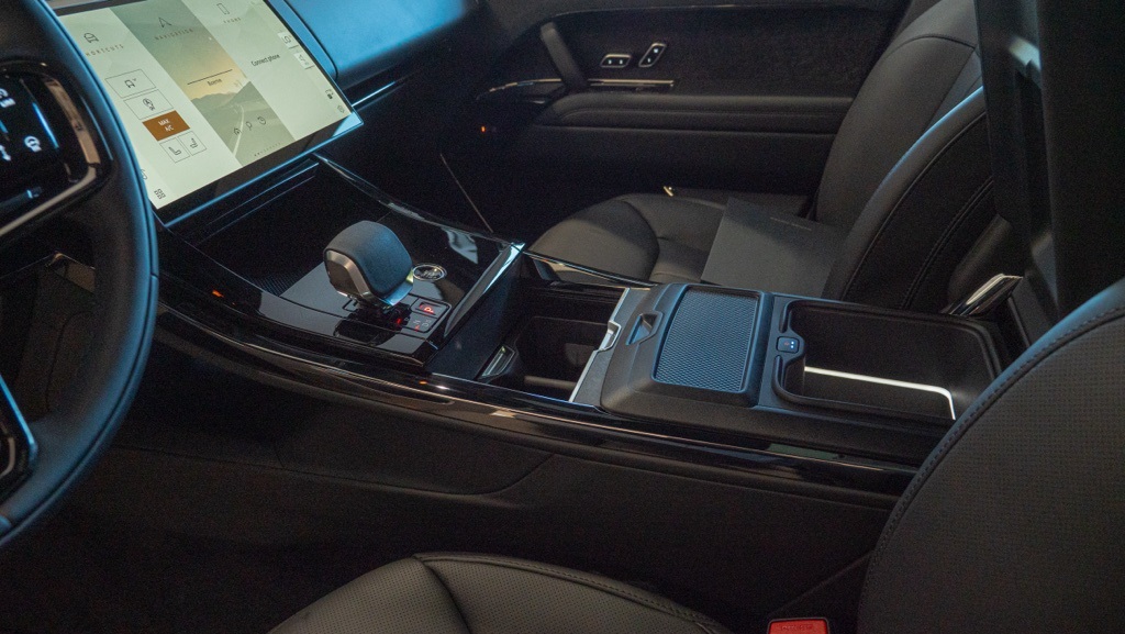 2025 Land Rover Range Rover Sport SE photo 14