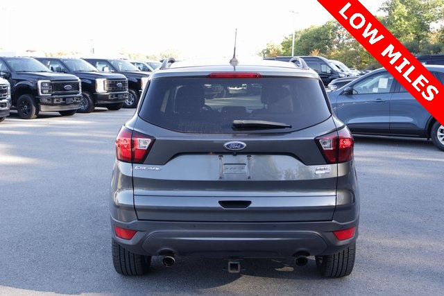 2019 Ford Escape SEL photo 3