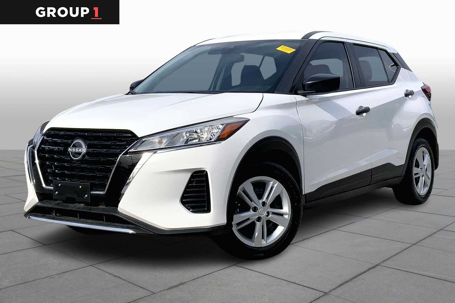 2025 Nissan KICKS PLAY Base