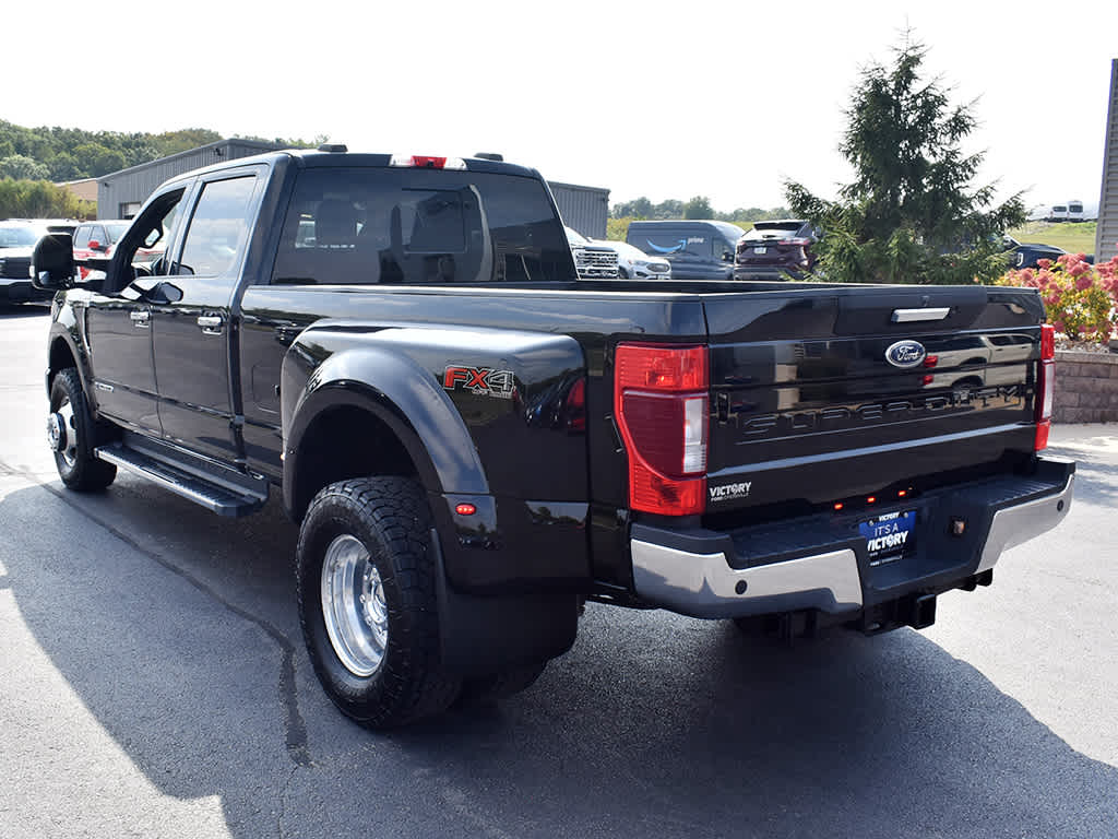 2022 Ford F-350 Lariat photo 2