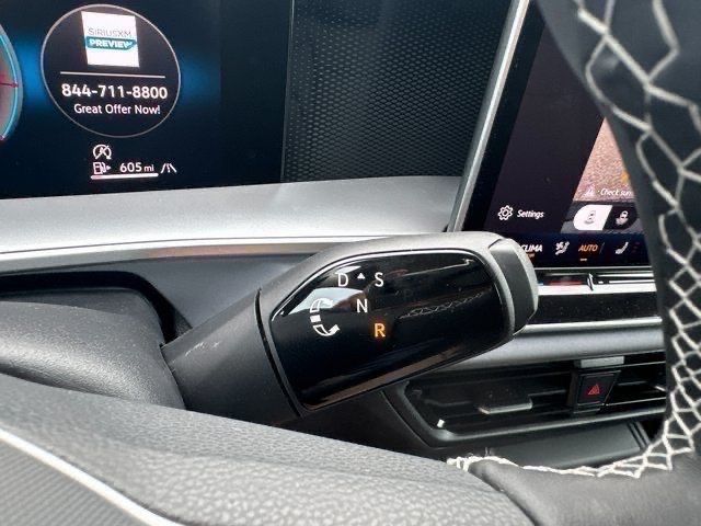 2025 Volkswagen Tiguan SE photo 28