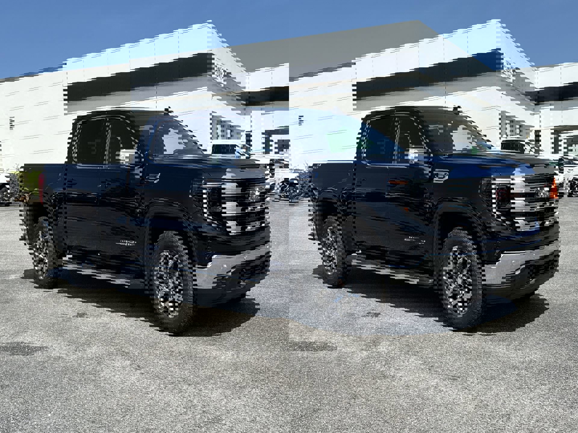 2025 Gmc Sierra 1500 SLE photo 2