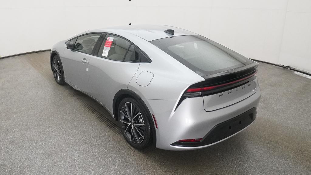 2026 Toyota Prius XLE photo 14