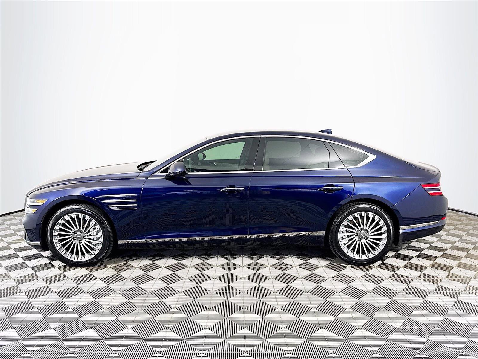 2024 Genesis Electrified G80 Advanced Prestige photo 4