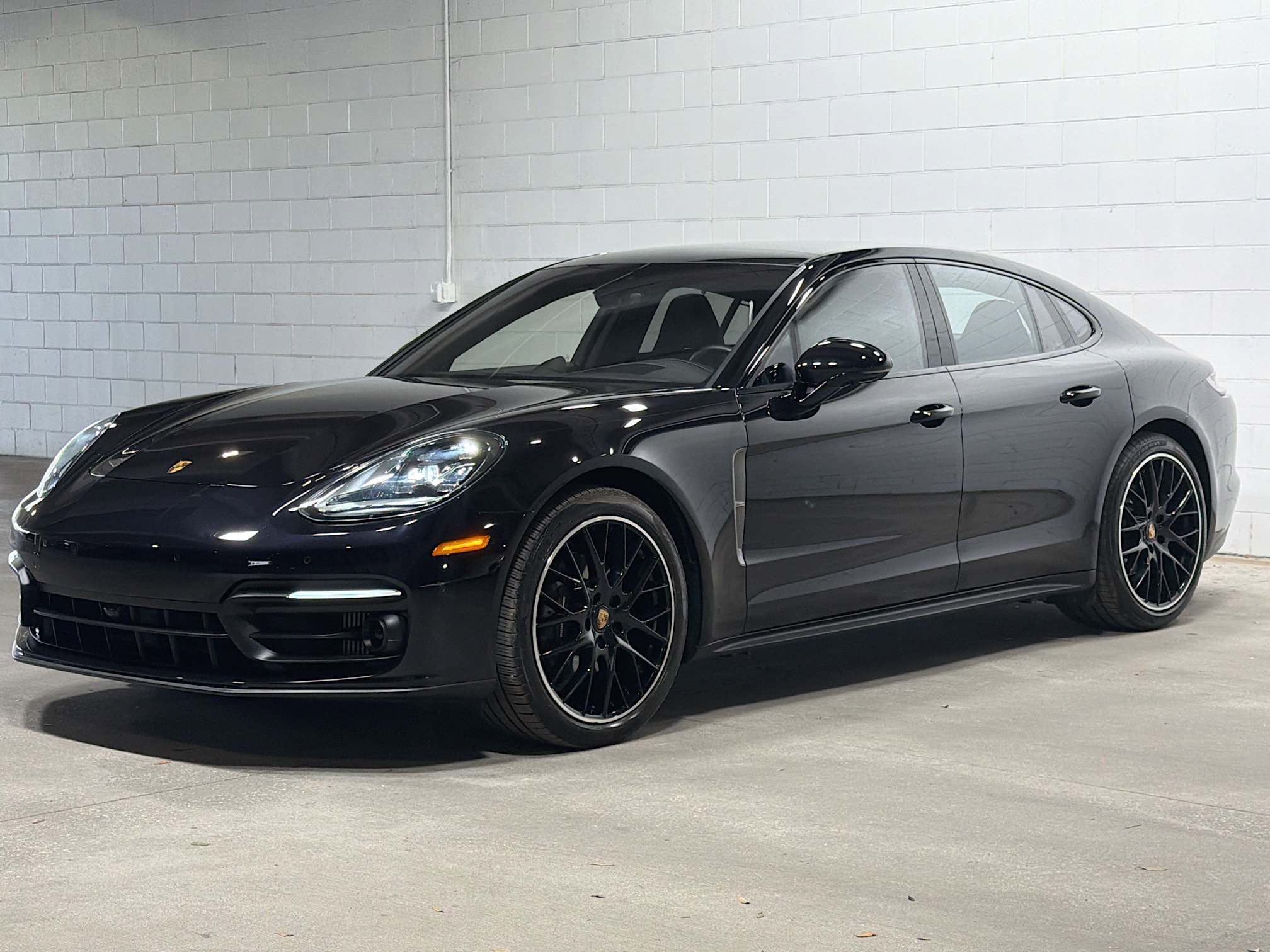 2023 Porsche Panamera Platinum Edition's photo