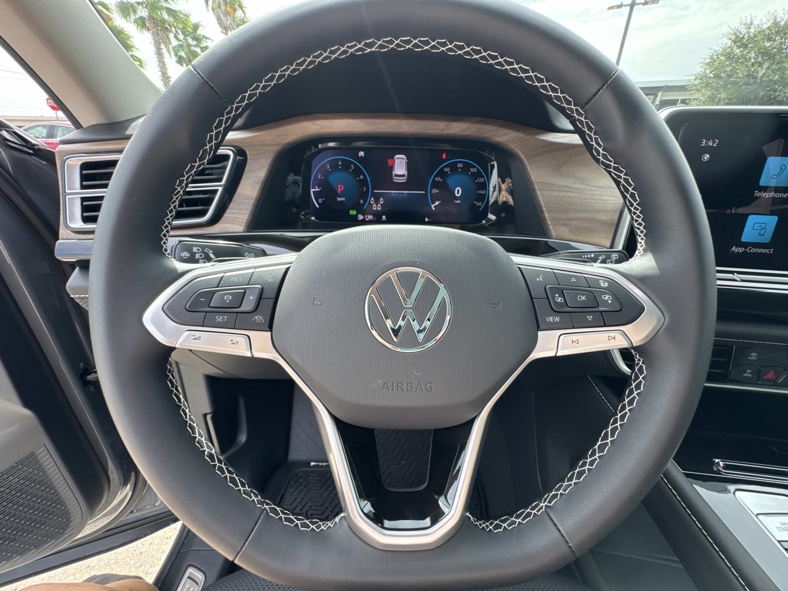 2026 Volkswagen Atlas SE Technology photo 12