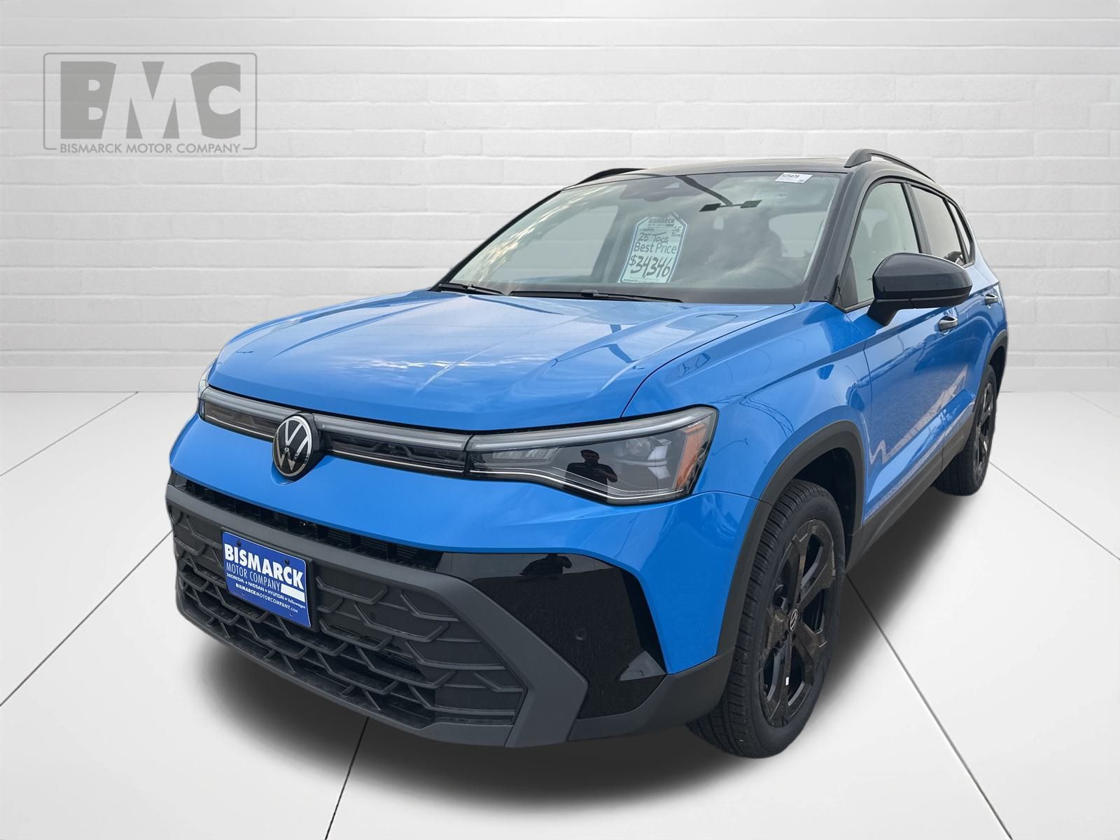 2025 Volkswagen Taos SE Black's photo