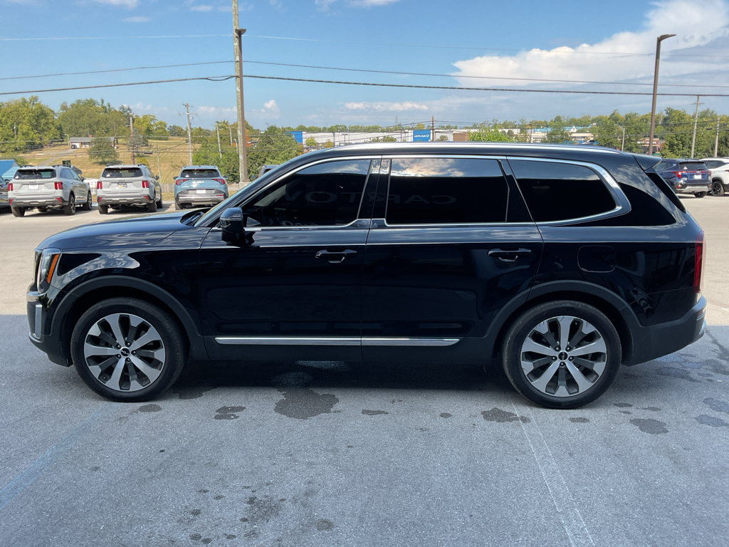 2022 Kia Telluride EX photo 3