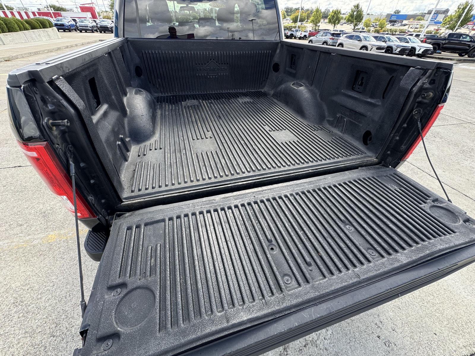 2015 Ford F-150 XLT photo 26