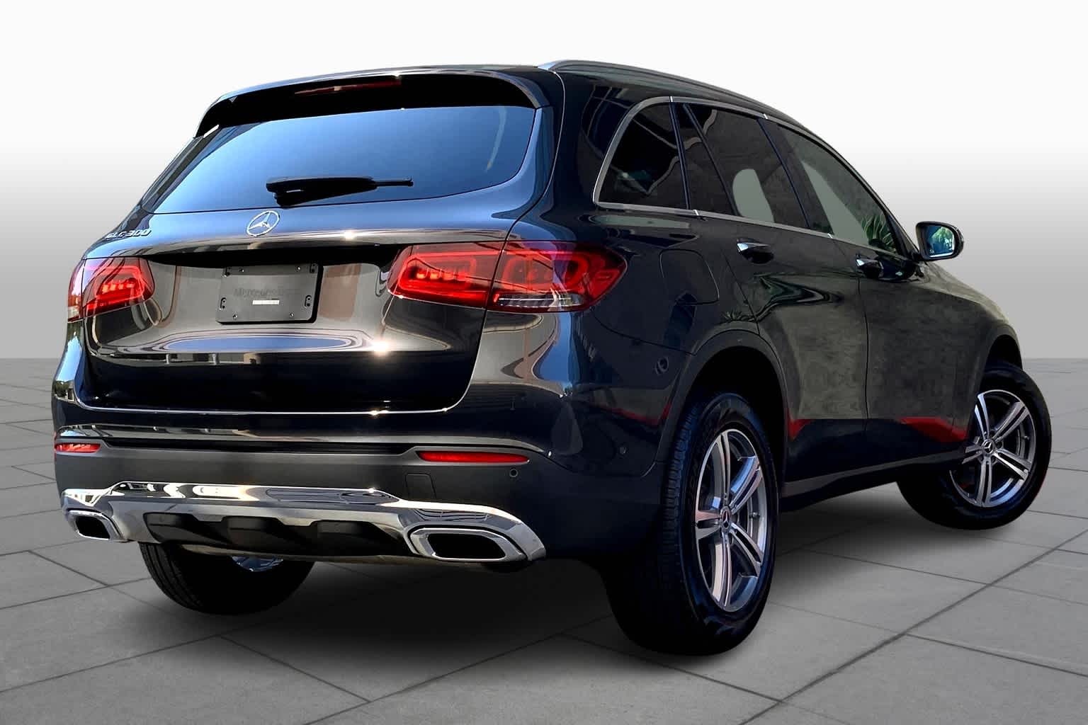 2022 Mercedes Benz GLC 300 photo 12