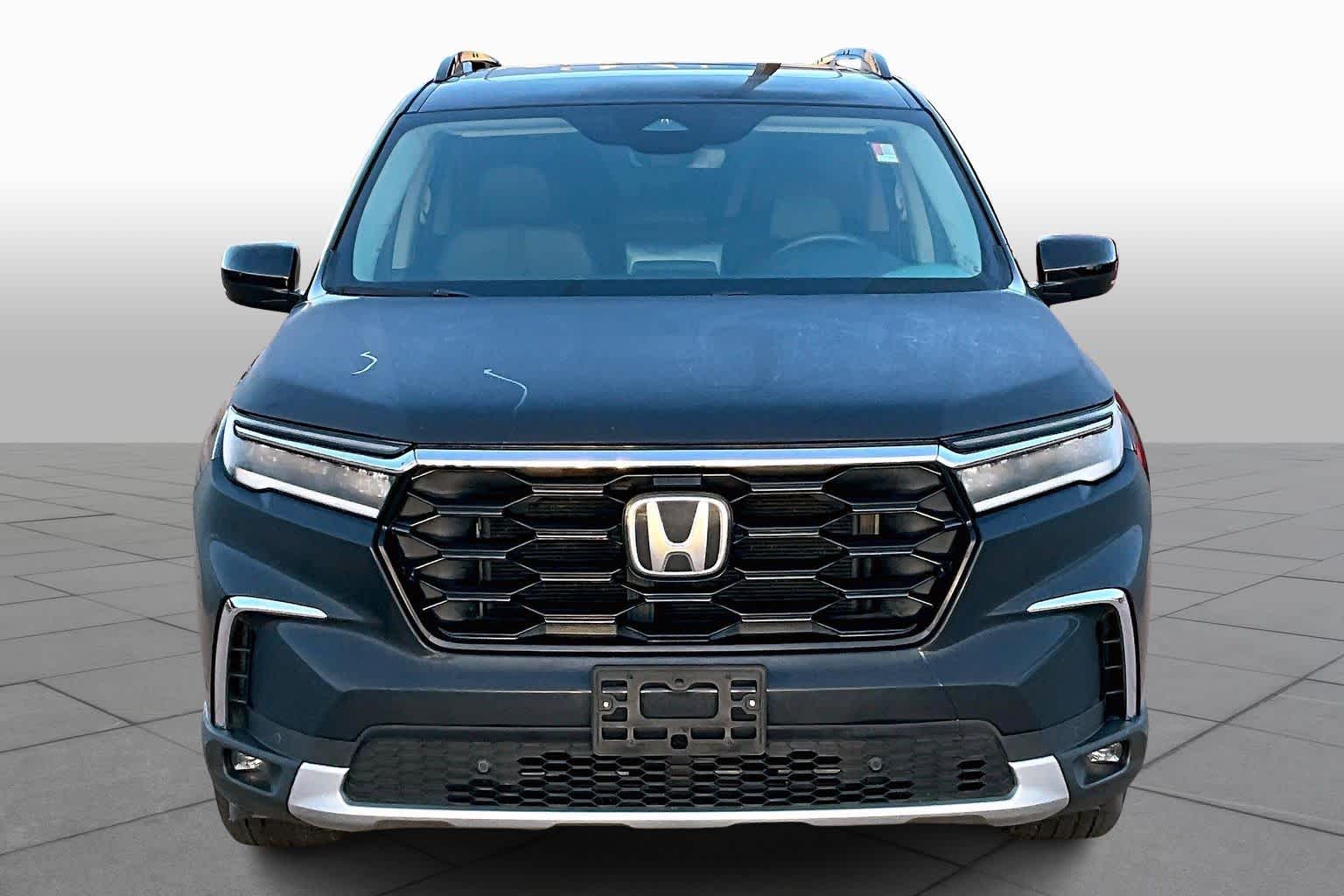 2025 Honda Pilot Touring photo 3