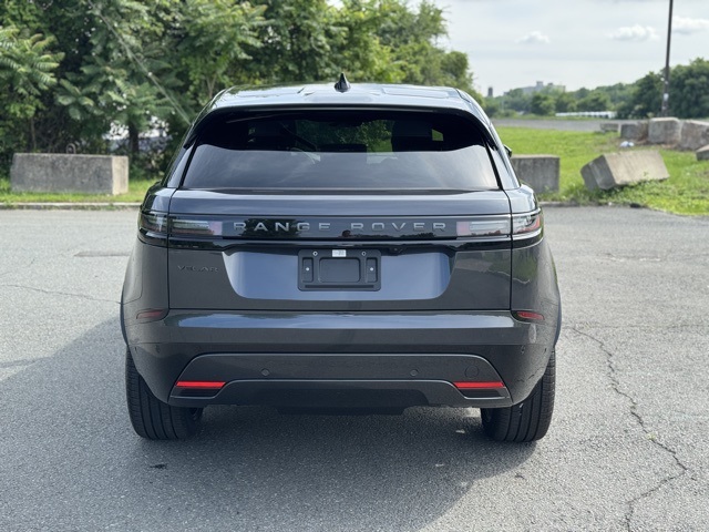 2026 Land Rover Range Rover Velar SE photo 4