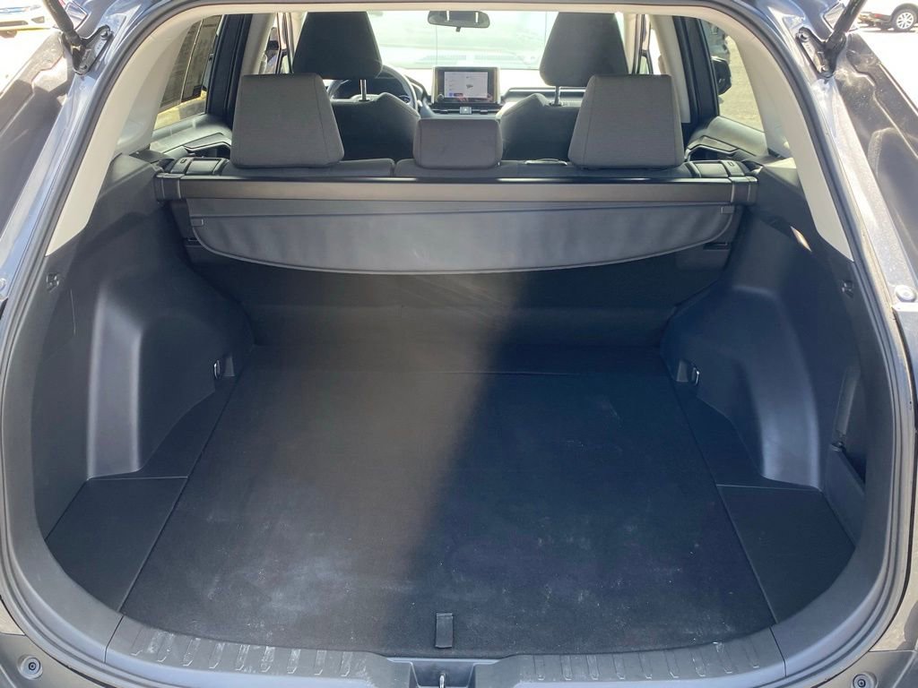 2025 Toyota RAV4 Hybrid XLE photo 9