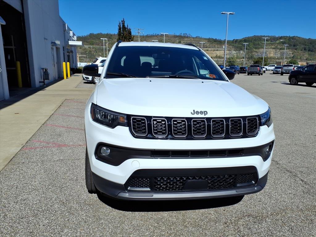 2026 Jeep Compass Latitude Altitude photo 3