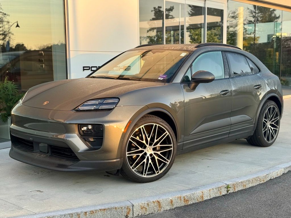 2024 Porsche Macan Base