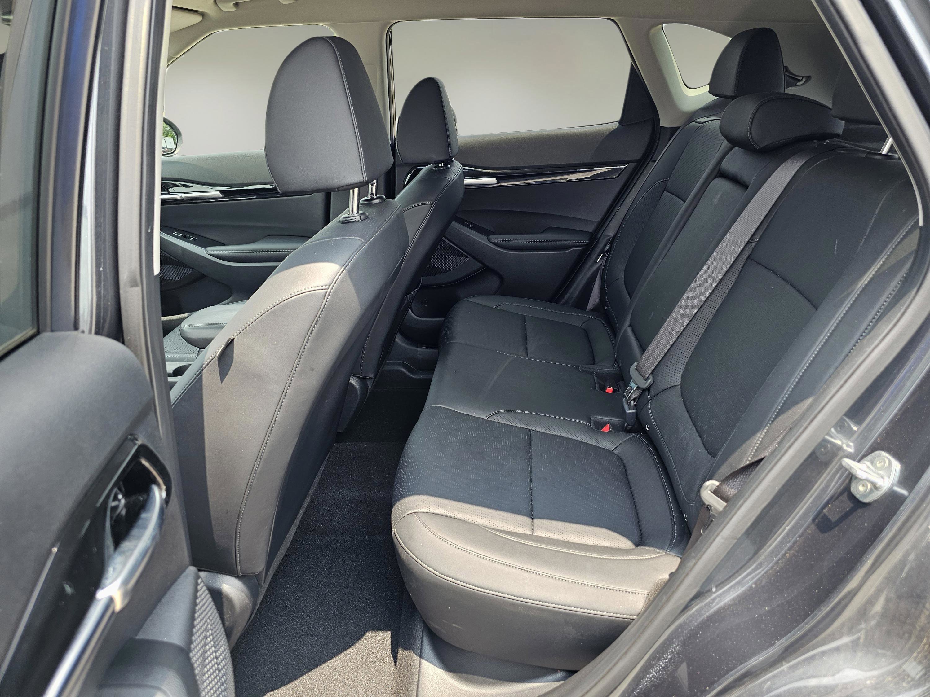 2023 Kia Seltos SX photo 24