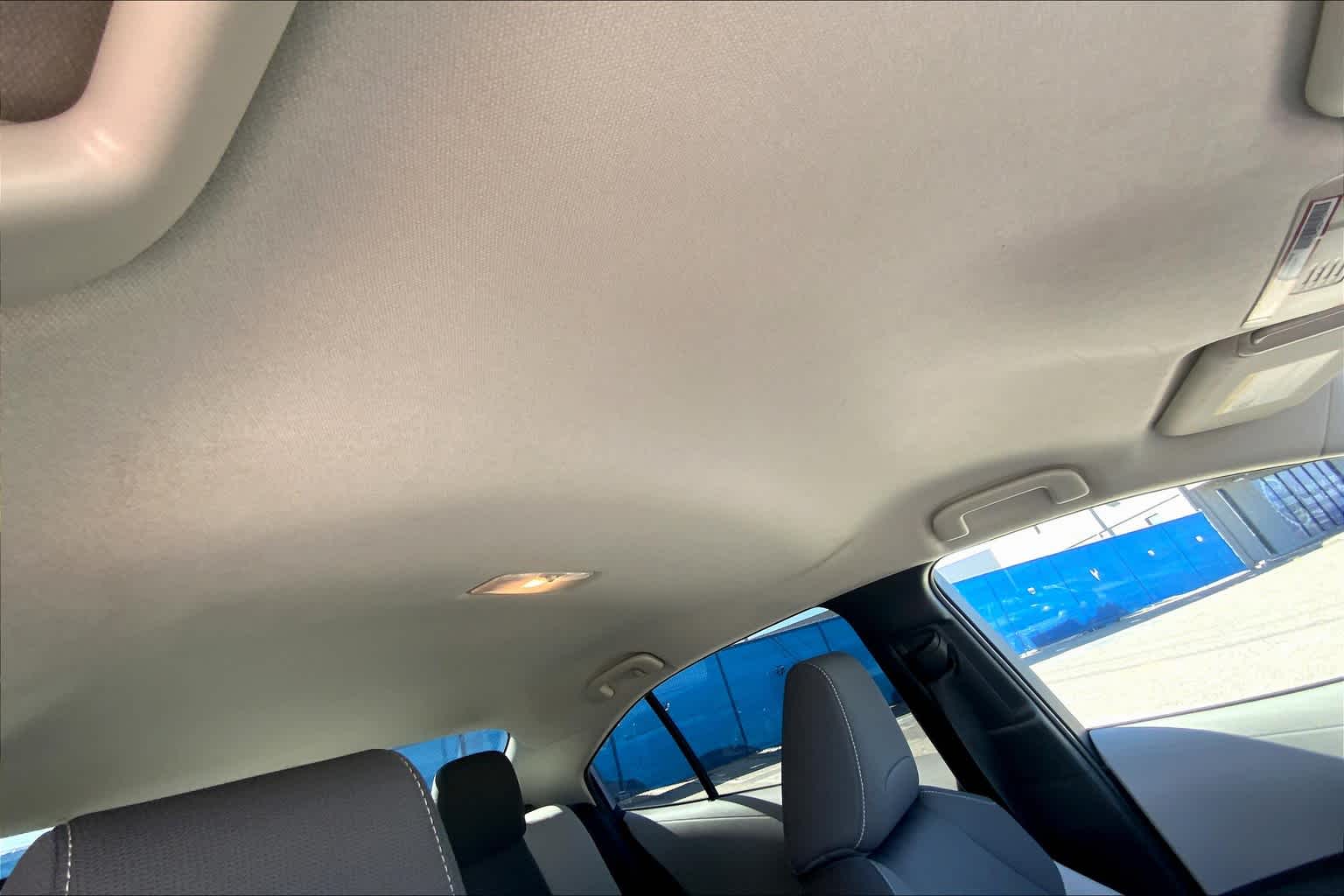 2021 Toyota Corolla Hybrid LE photo 12