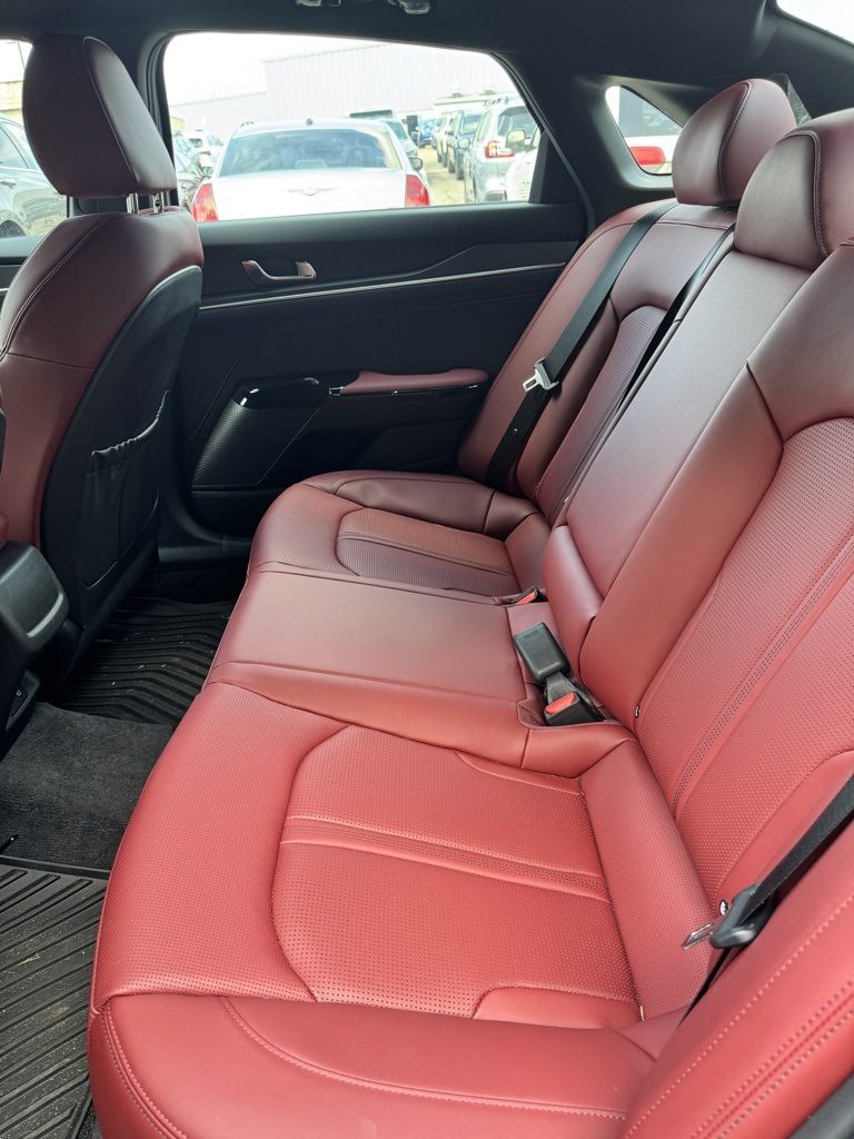 2025 Kia K5 GT-Line photo 5