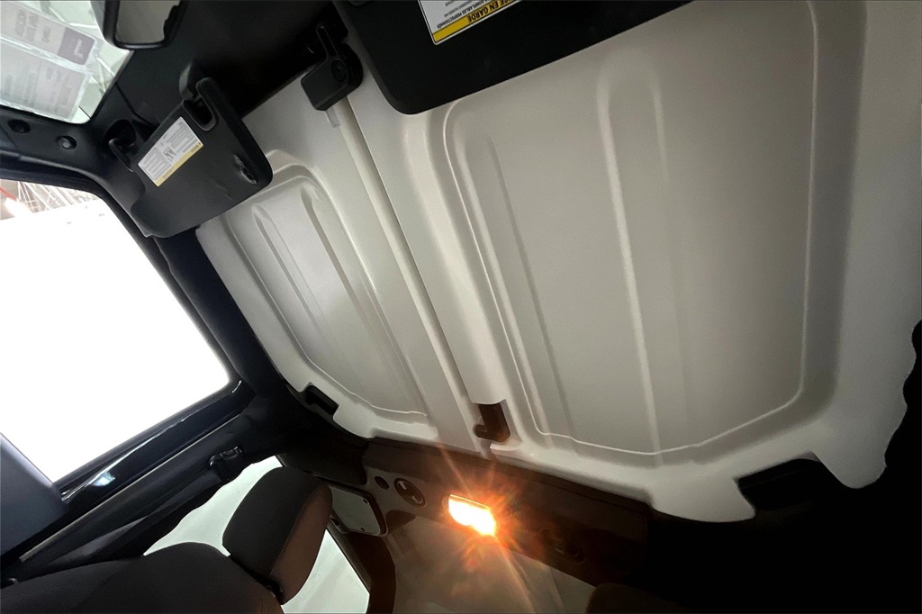 2018 Jeep Wrangler Sport photo 18