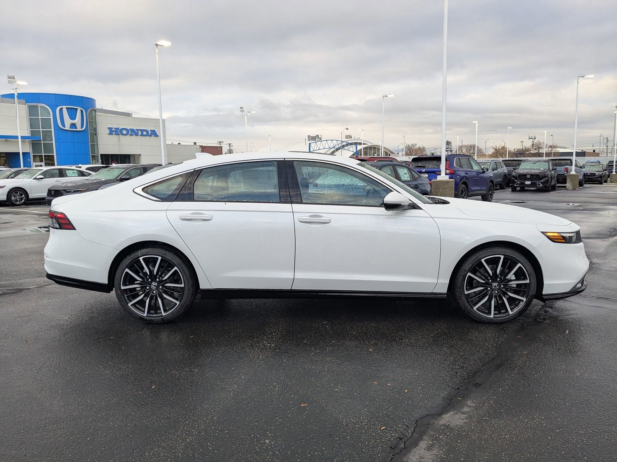 2025 Honda Accord Hybrid Touring photo 2