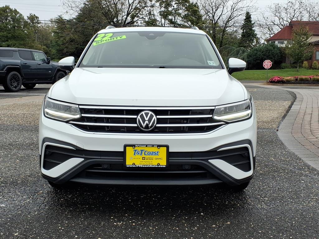 2022 Volkswagen Tiguan SE photo 2