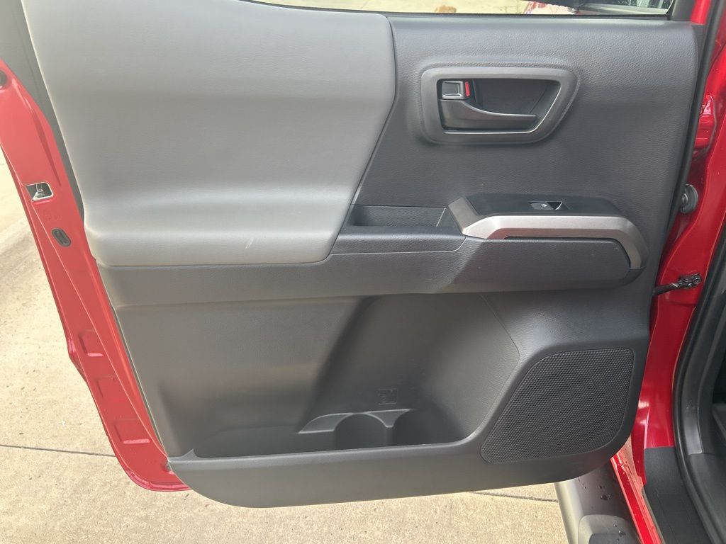 2022 Toyota Tacoma 4x4 photo 8