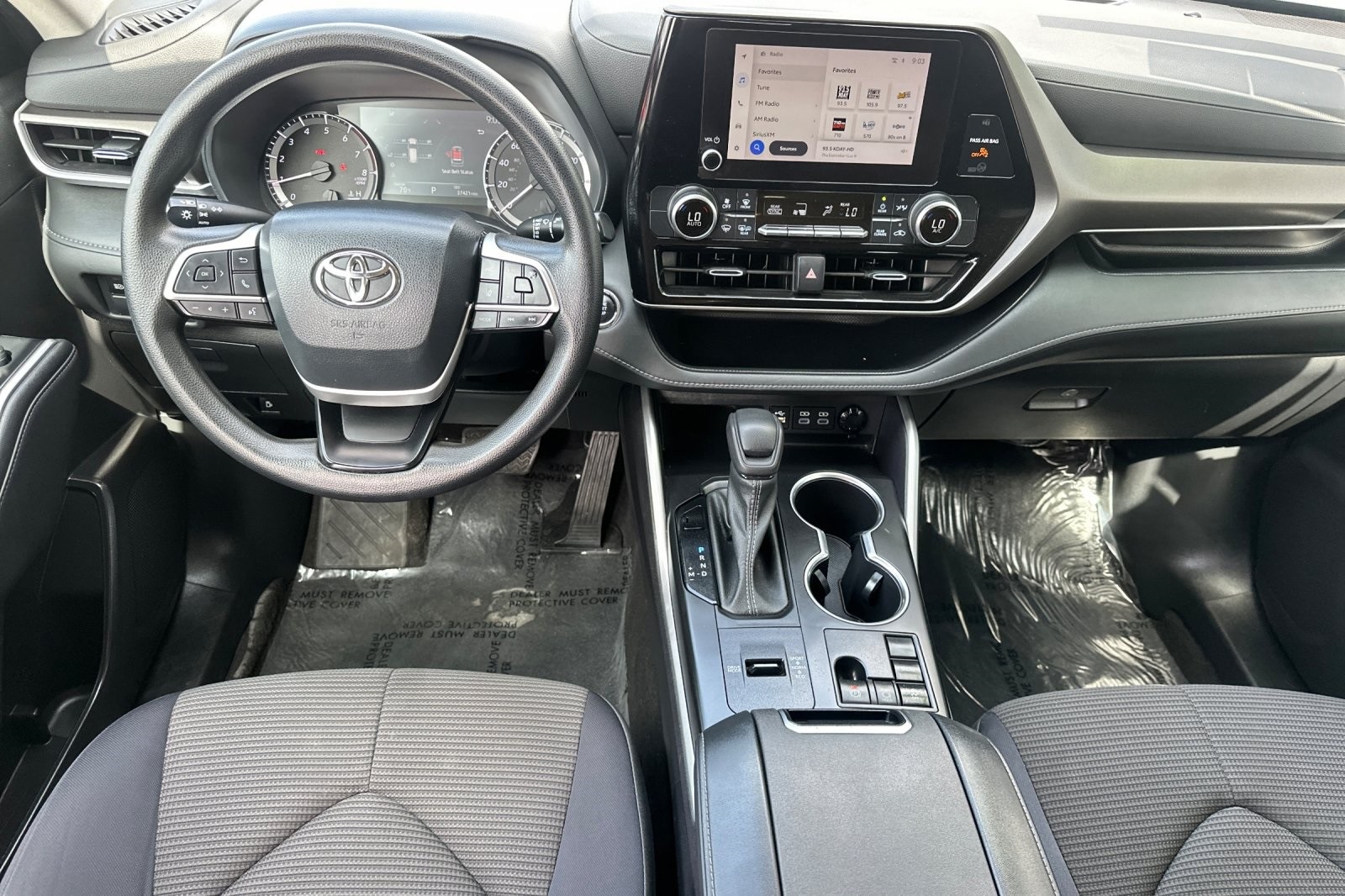 2023 Toyota Highlander L photo 14