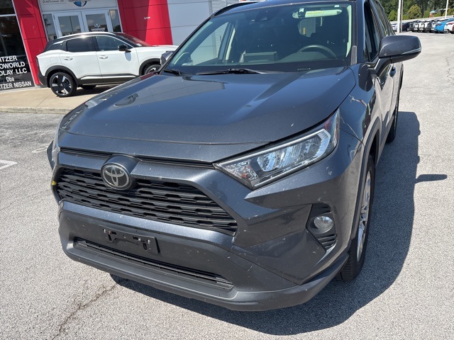 2019 Toyota RAV4 XLE Premium photo 6
