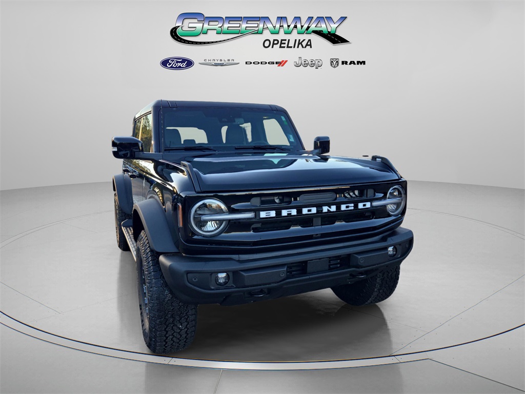 2025 Ford Bronco 4-Door Outer Banks's photo