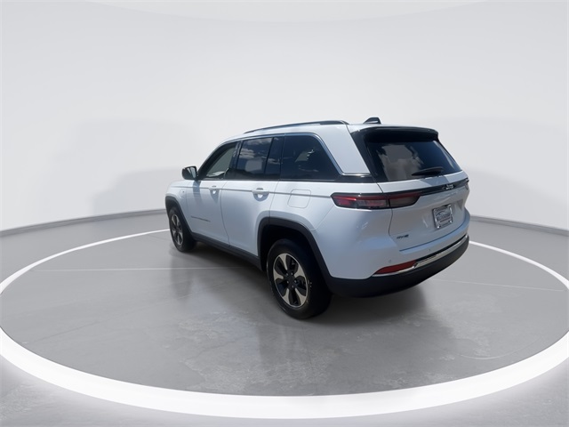 2024 Jeep Cherokee Limited 4xe photo 4