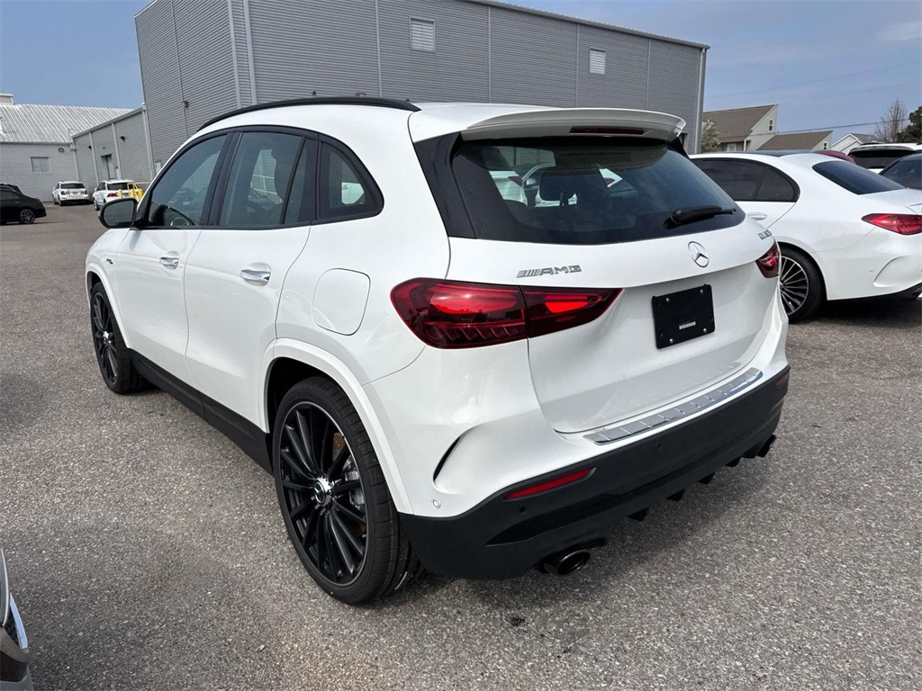 2025 Mercedes Benz GLA AMG 35 4MATIC photo 4