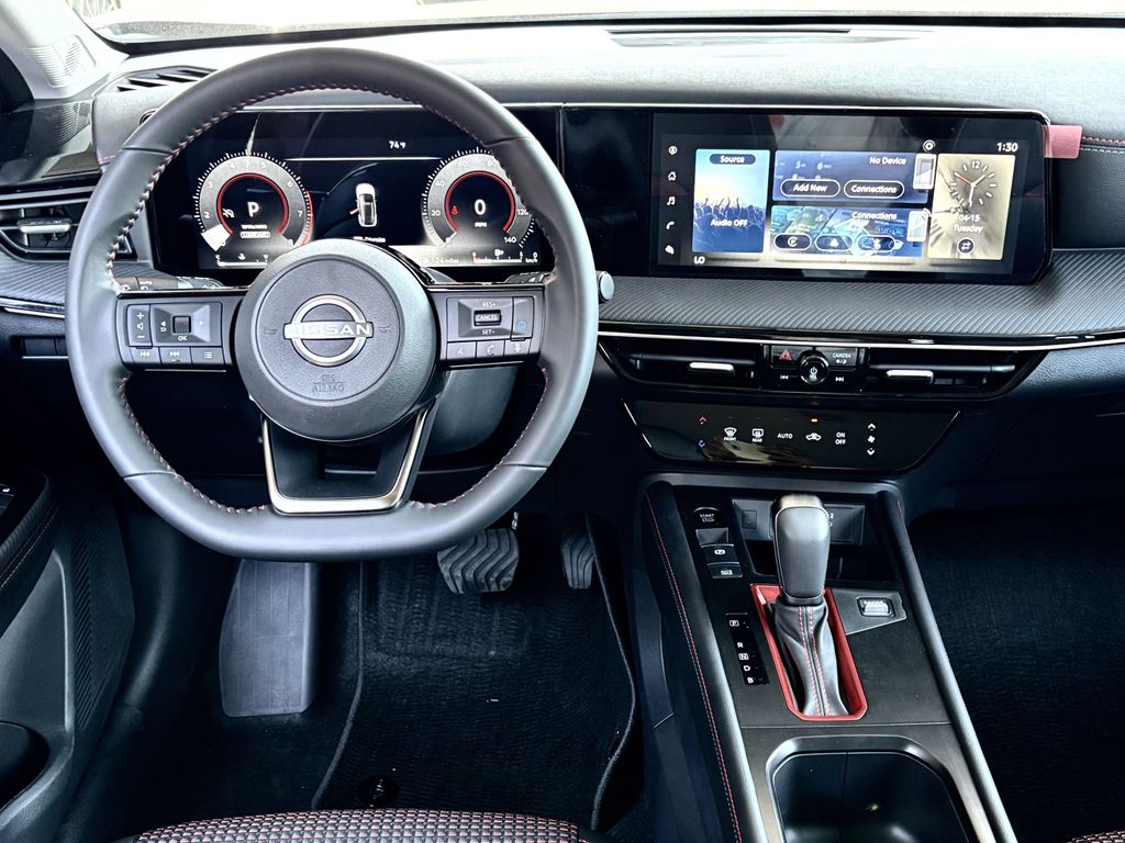 2025 Nissan Kicks SR photo 9