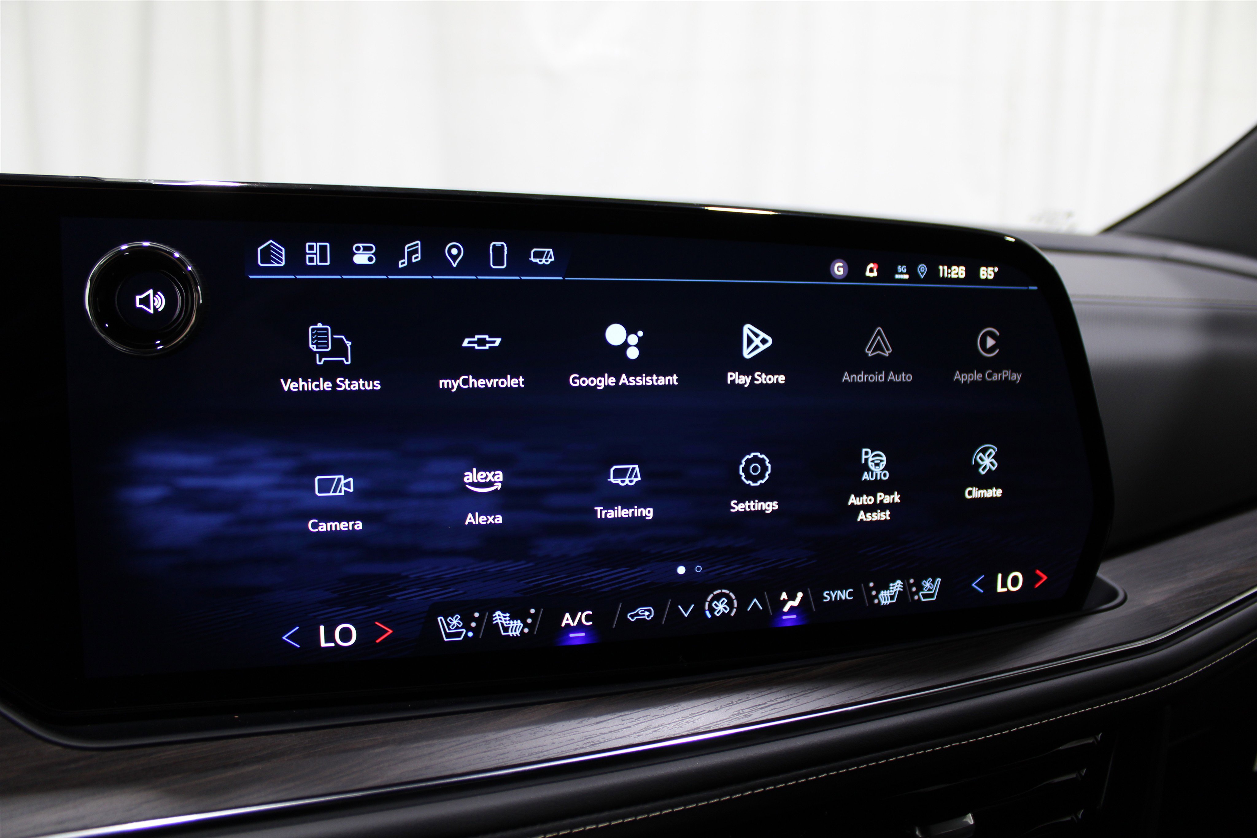 2025 Chevrolet Suburban Premier photo 4