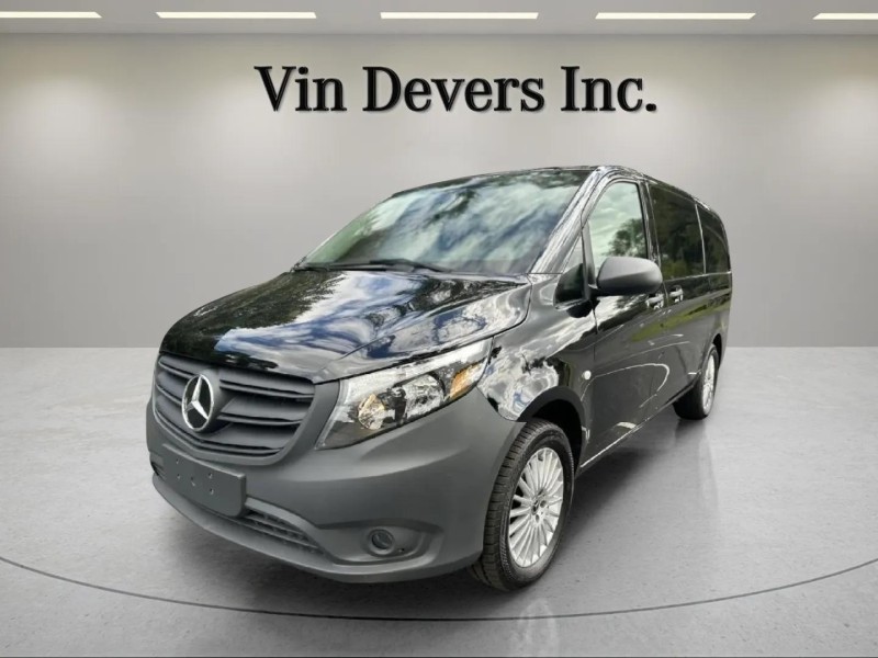 2023 Mercedes Benz Metris Passenger Van photo 3