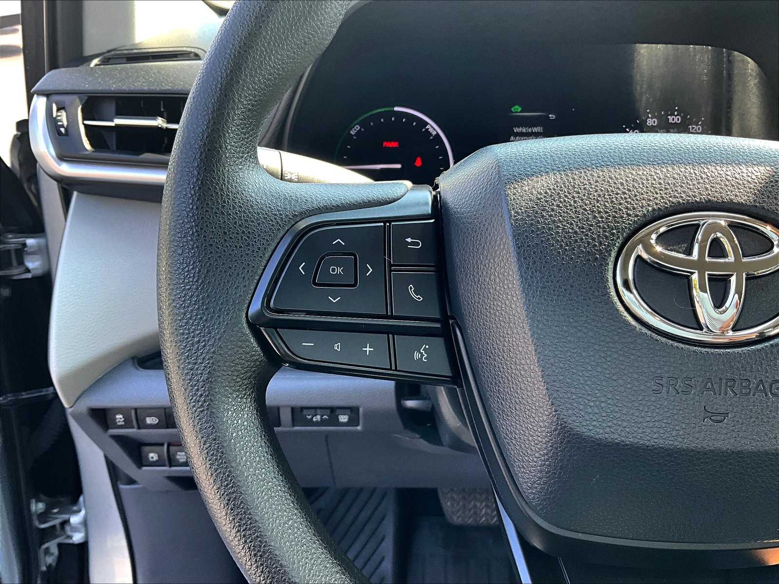 2023 Toyota Sienna LE photo 24