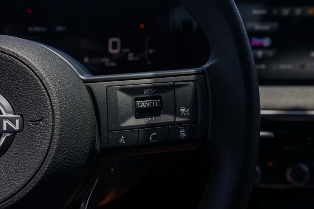 2025 Nissan Kicks SV photo 25