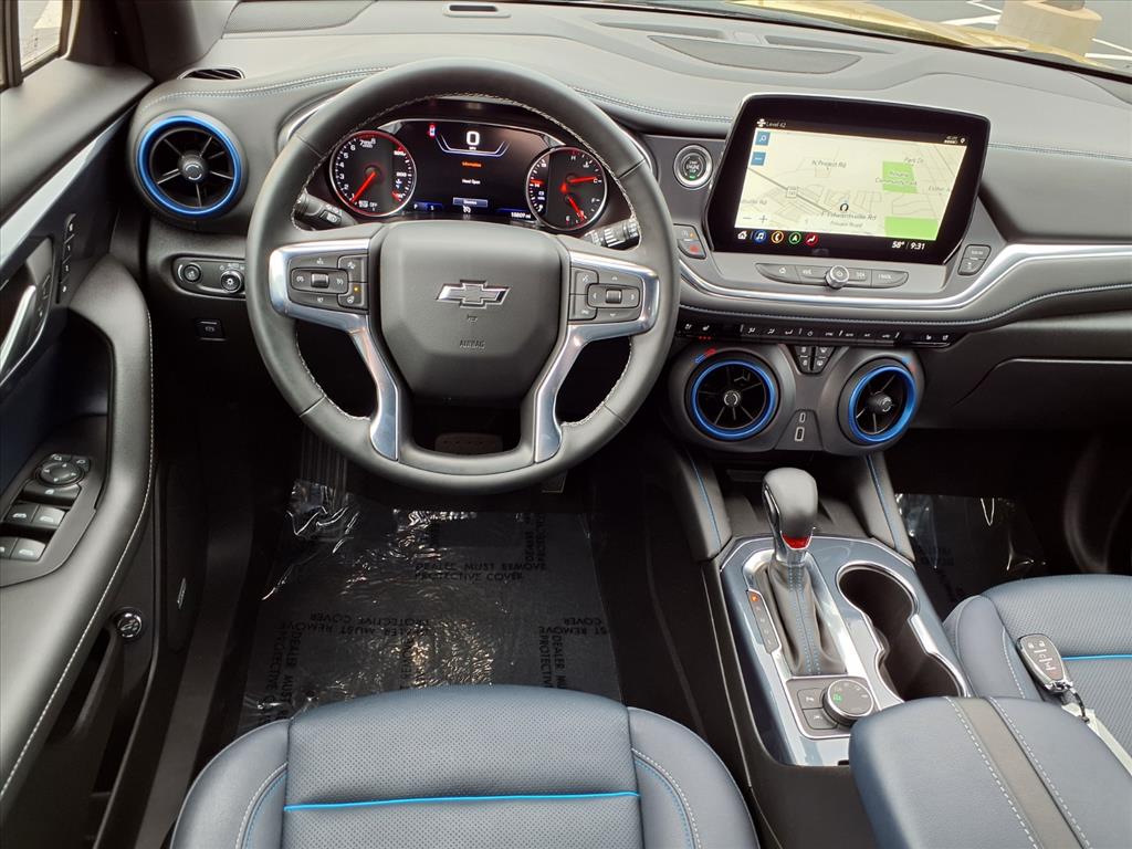 2023 Chevrolet Blazer RS photo 2