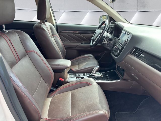 2018 Mitsubishi Outlander PHEV GT photo 13