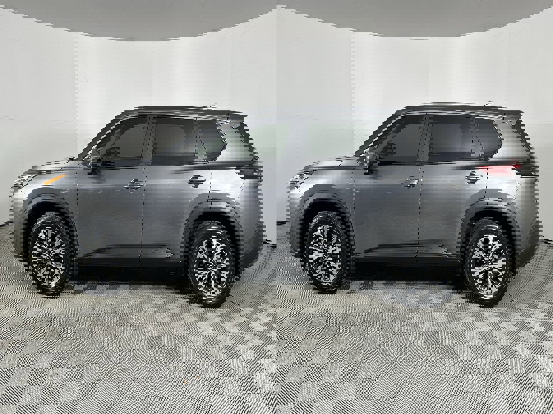 2023 Nissan Rogue SV photo 3