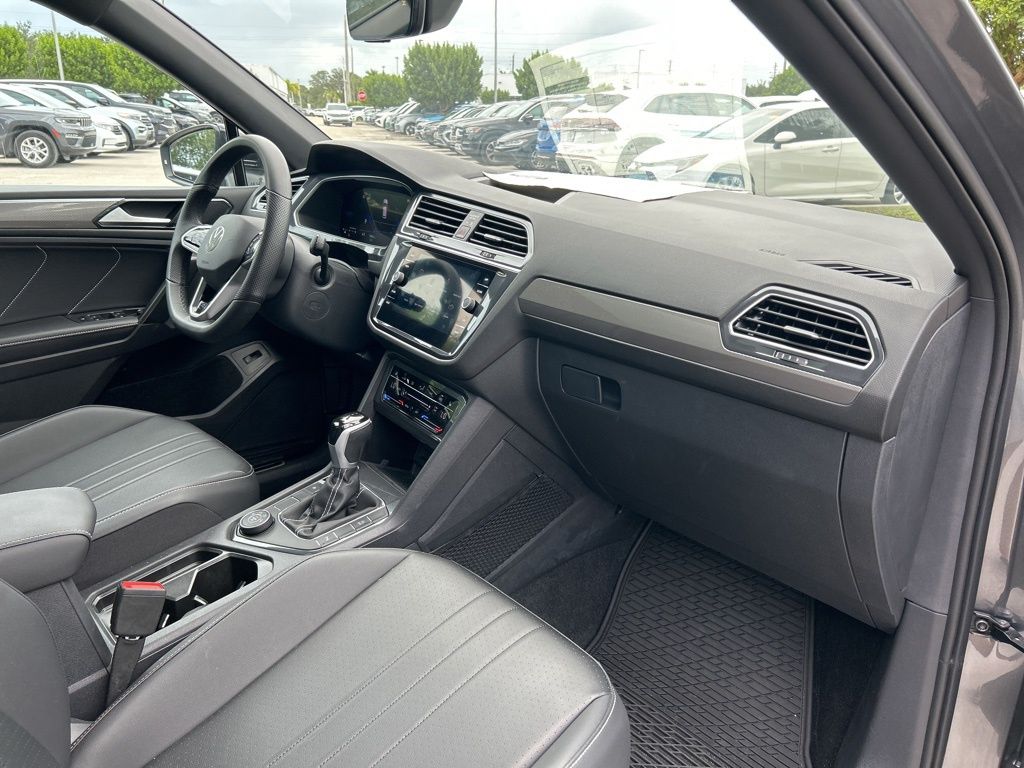 2024 Volkswagen Tiguan SE R-Line Black photo 37