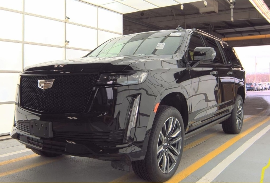 2024 Cadillac Escalade ESV Sport Platinum's photo