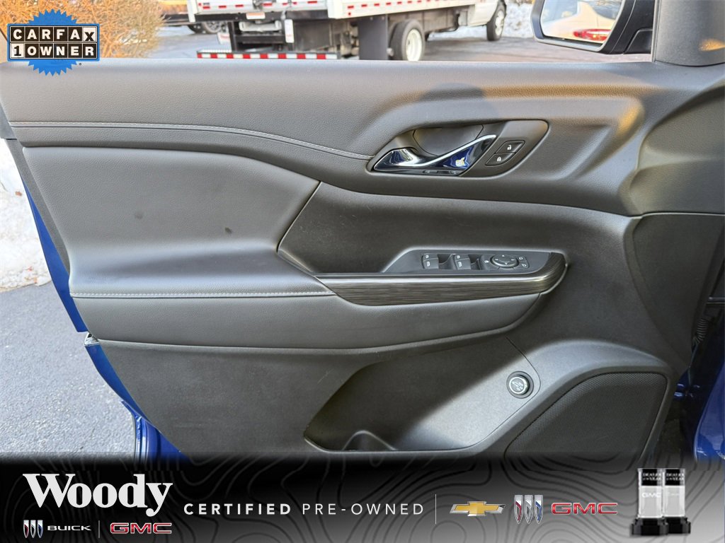 2023 GMC ACADIA - Image 12