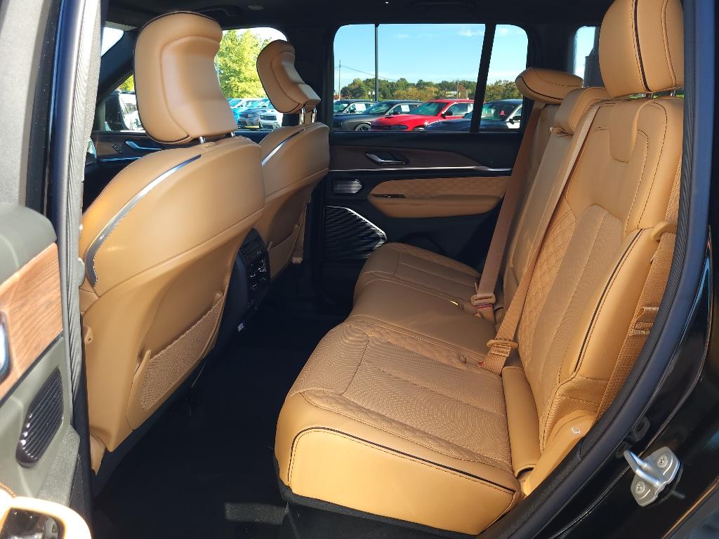 2024 Jeep Cherokee Summit photo 25